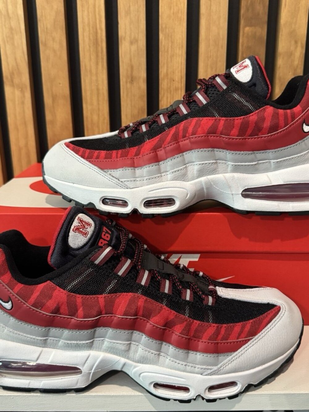 SIZE 10.5 MEN - Nike Air Max 95 Morehouse Yardrunners Pack  II7276-001 White Red